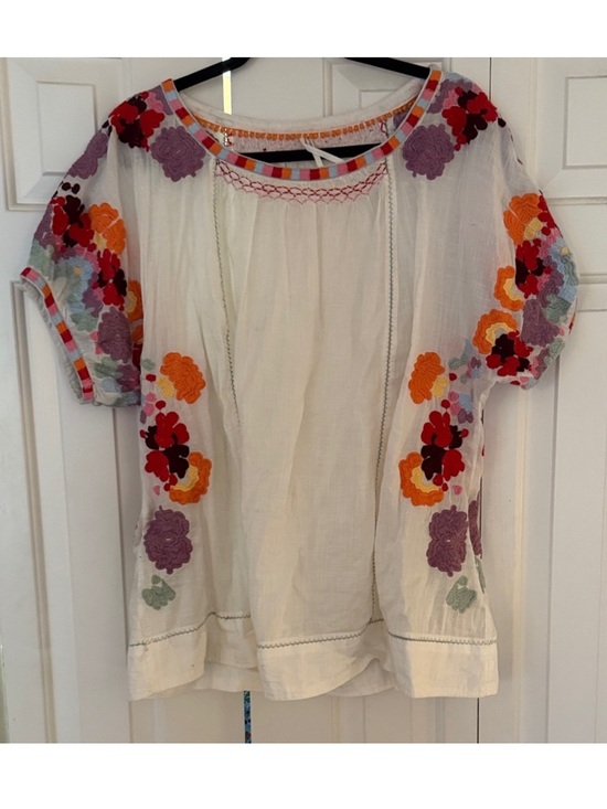 Anthropologie Tops - Anthropologie Embroidered Peasant Top Floral Sleeves oversized size medium